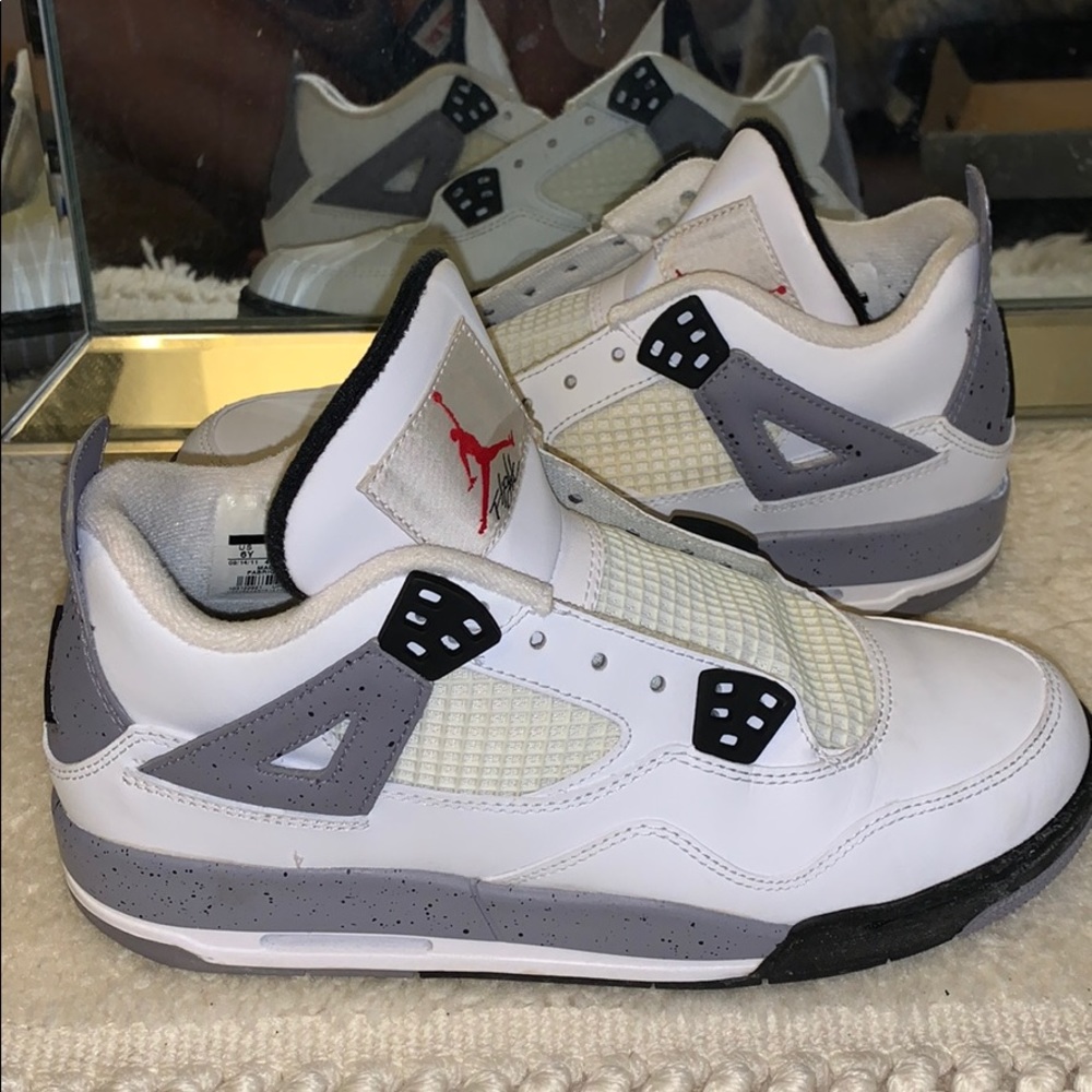 Retro Jordan White Cement 4